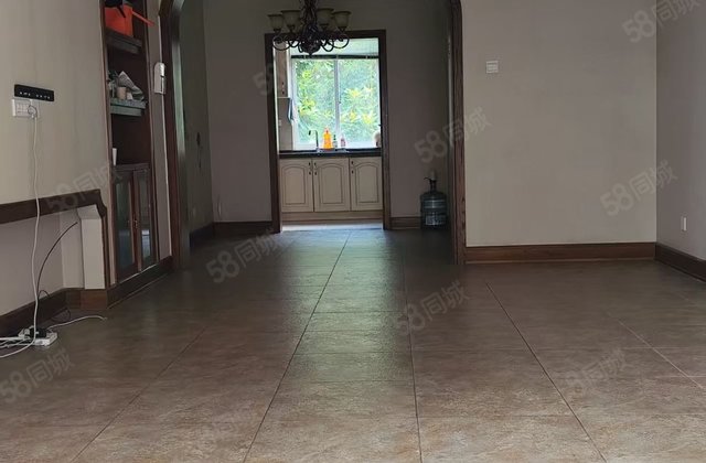 高黎贡国际旅游城3室2厅99.46㎡76万二手房图片