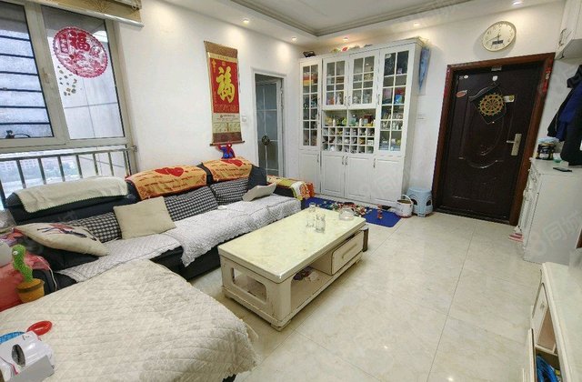 人民公园 近医院带电 中间楼层 南北通透 购物方便  储藏室