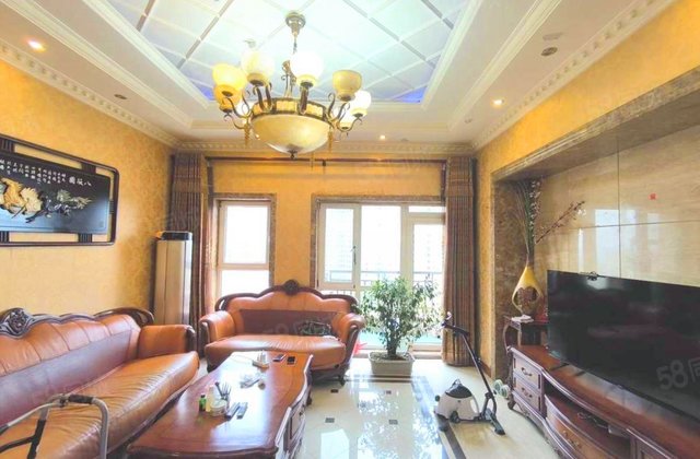 绿地新里中央公馆C区3室2厅153.22㎡90万二手房图片