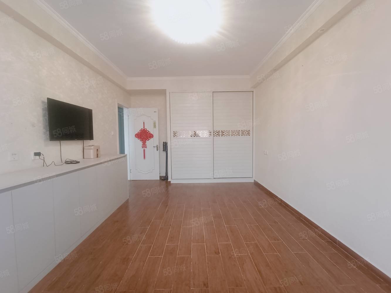 和谐小区3室2厅2卫201㎡南北95万