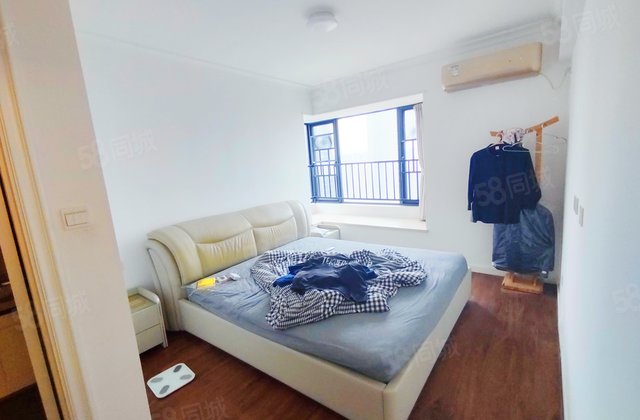 万科魅力之城3室2厅114.32㎡150万二手房图片