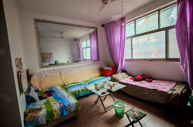 东昌中学，一楼带院两室，50多万，可按揭2000年房龄