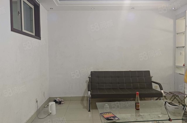 1楼 小三室 区妇幼 香江 康城 鸿顺花园 领郡城 水城雅居