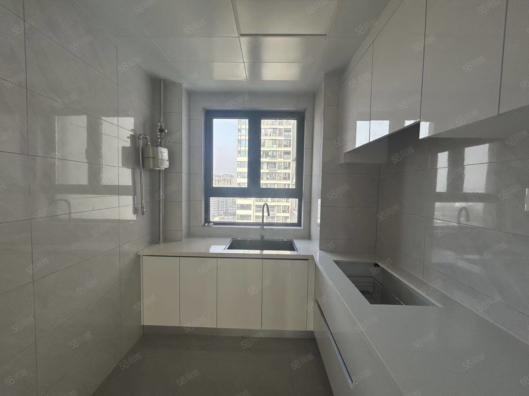 万达大都会公元3室2厅2卫115㎡南北70万