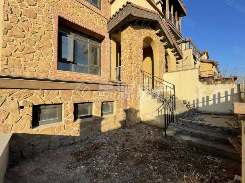 大運河孔雀城(別墅)4室2廳4衛(wèi)216㎡南北138萬