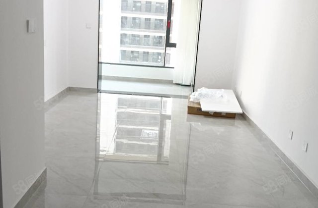 万达南临，新房未住带车位地下室，江山印，三室