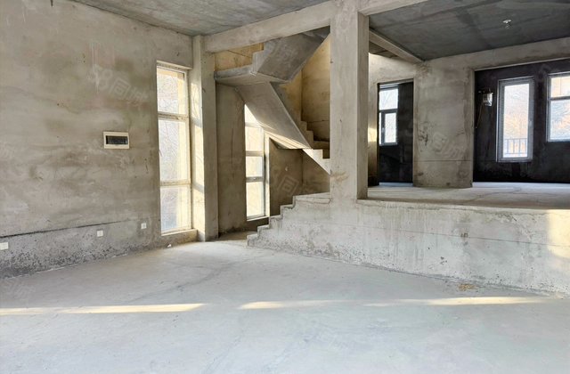 恒大御水庄园(别墅)4室2厅256㎡130万二手房图片