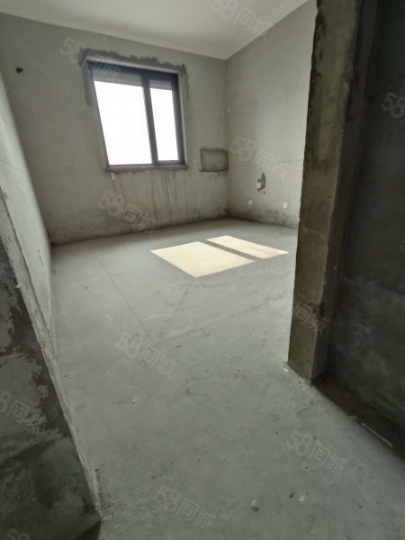 孔望尚府2室2厅1卫106㎡南86万