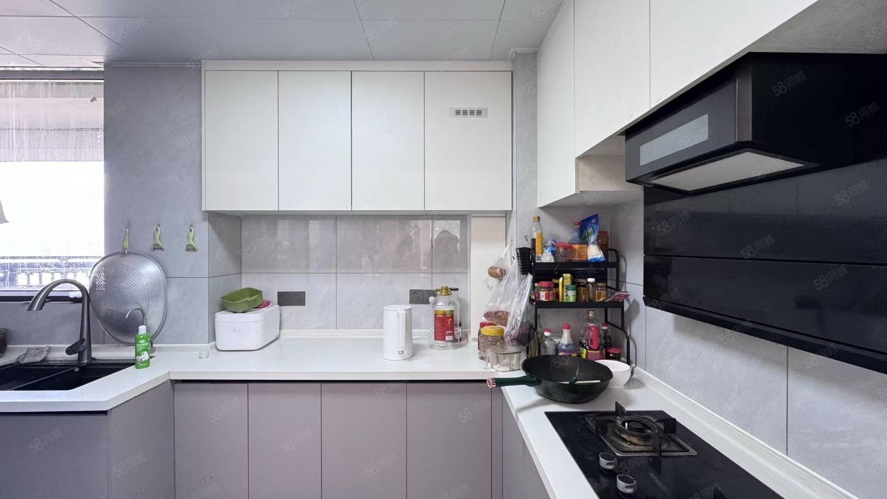 合景泰富云湖天镜3室2厅2卫110㎡南北73.8万