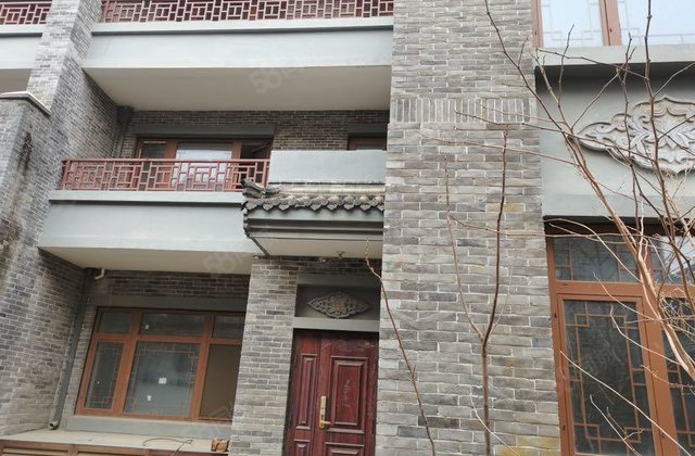 古楼 光岳府 临近楼西大街 带150平大院子 大露台 看房