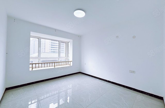 民生凤凰城边户！一中，外国语，大四室！随时看房！