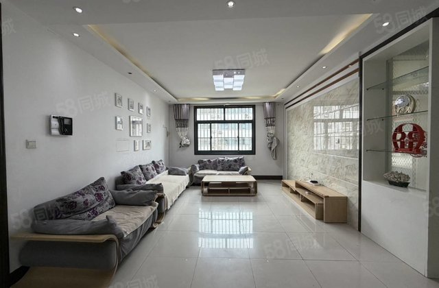 急售 开发区东昌东 滨河花园精装三室两厅双卫 送储藏室