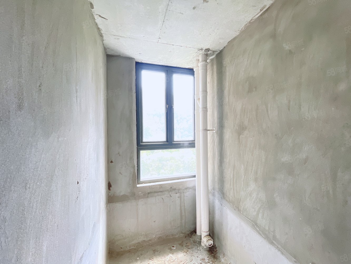 公元海3室2厅1卫96㎡南北39.8万