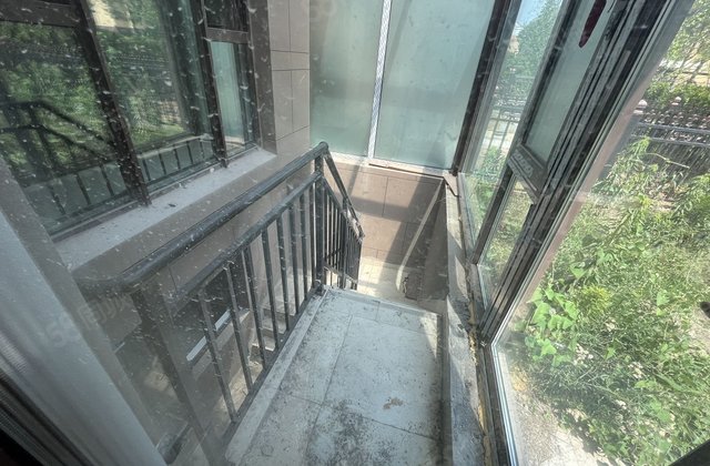 东昌中学，实验  电梯洋房一楼带院，带下沉庭院带双车位