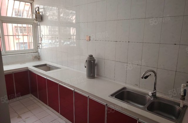 七萬入住 振兴路 七中正泰家园步梯三楼小区停车非常方便