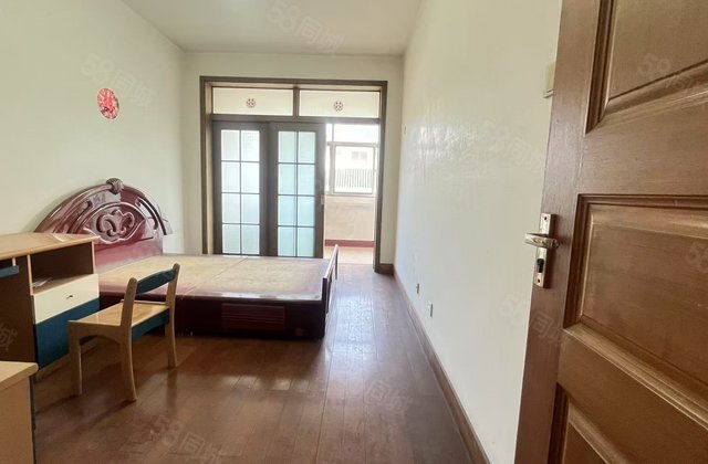 开发区4A级花园小区！华夏银行家属院！三室双卫 双阳台免大税