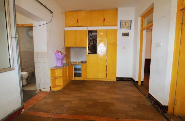 万达广场 一楼带院配房！独立入户门 超低密度  商品住宅