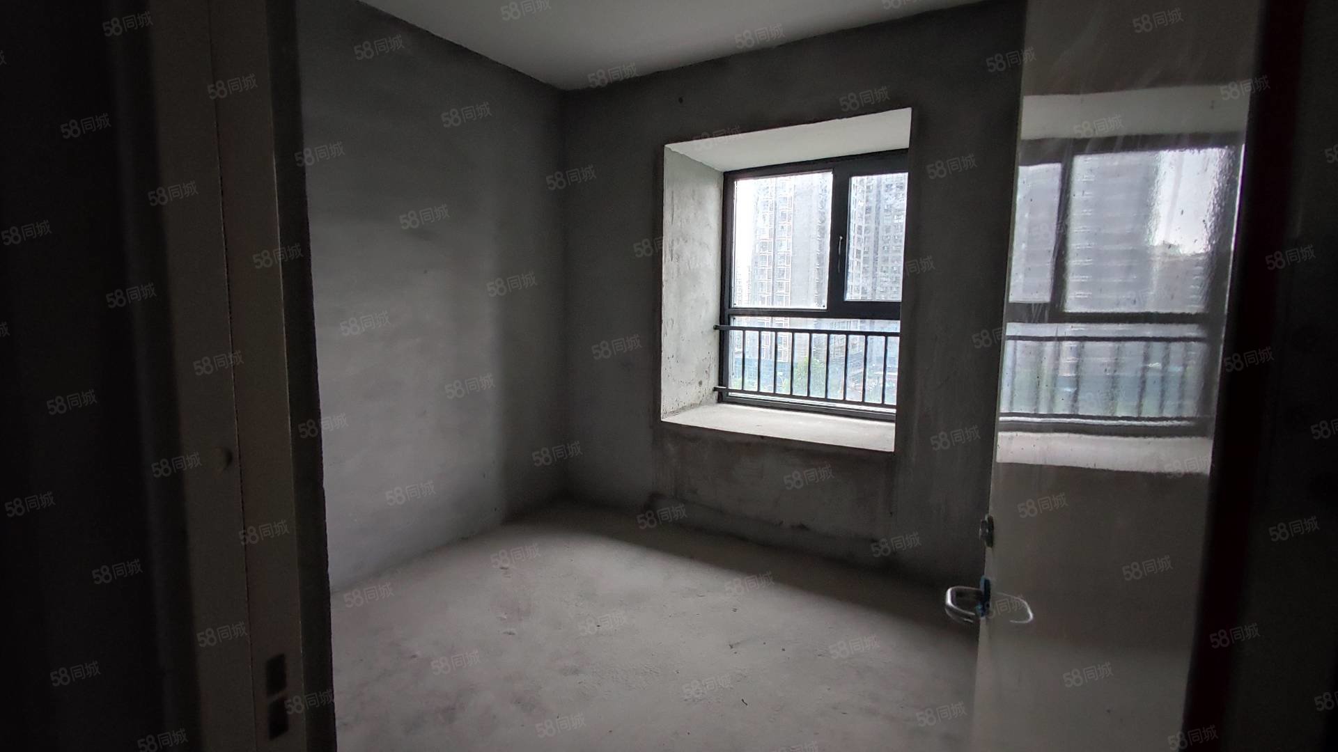 常隆花园3室2厅2卫121.73㎡南62万