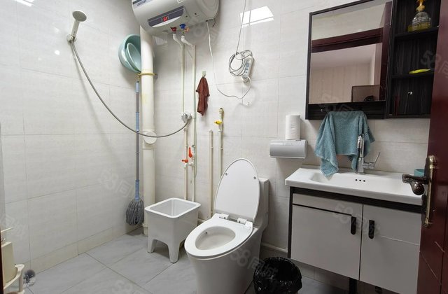 市中心  新东方国际 东昌中学  精装修两室两厅  随时看房