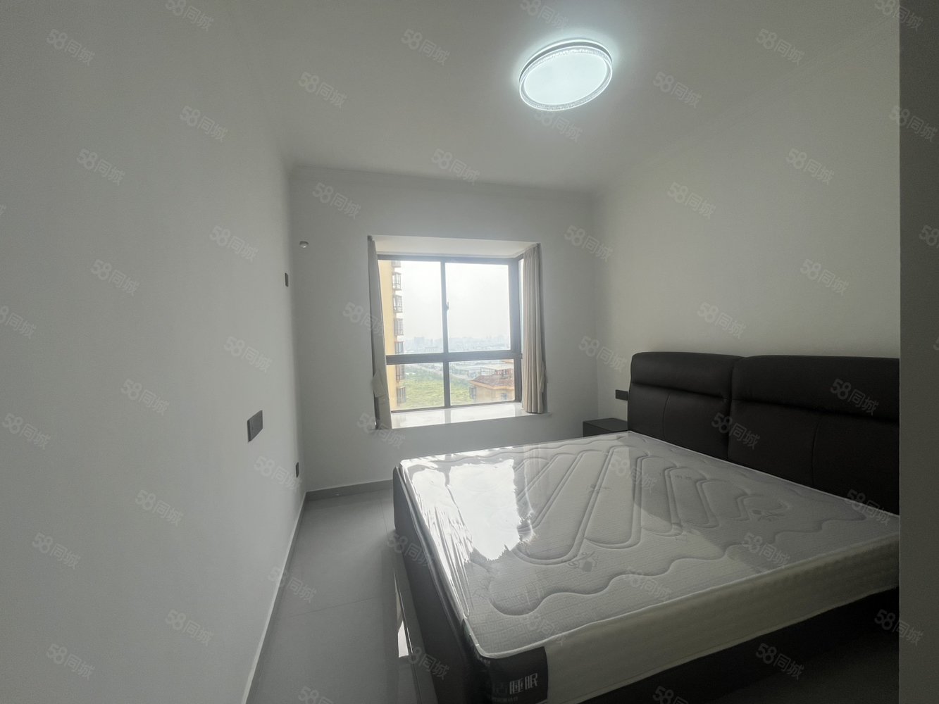 香槟国际5室2厅2卫123㎡南北72万