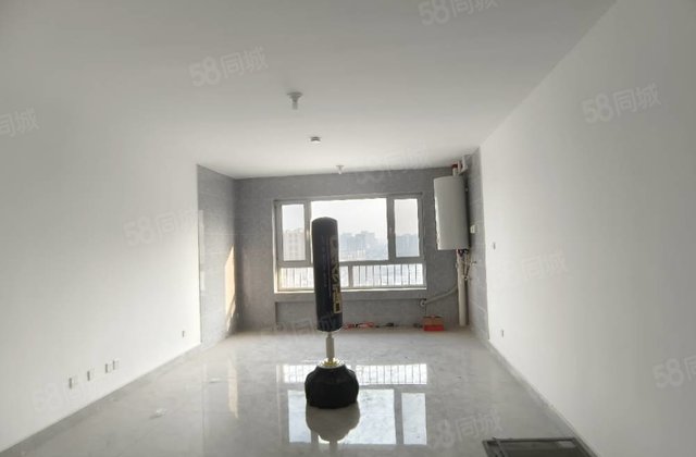 新房未住，电梯好楼层，三室两厅两卫