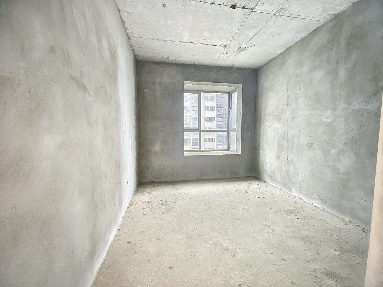 翔龙四方新城4室2厅2卫181㎡南北79.8万