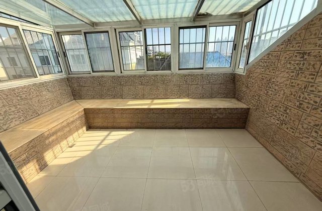 自然家园4室2厅178㎡76.8万二手房图片