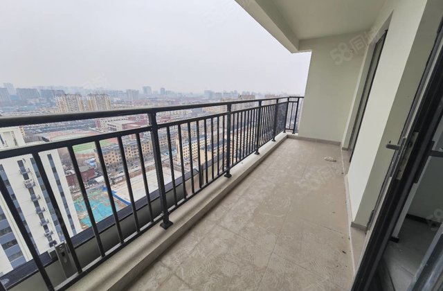 新房未住带车位储藏室。。