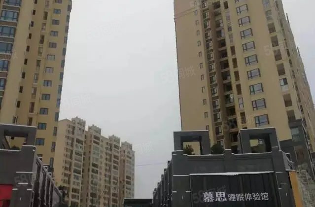 新陆国际4室2厅127.73㎡42万二手房图片