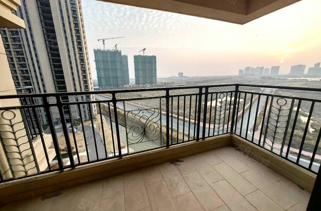 恒大海上威尼斯南区4室2厅140㎡33万二手房图片