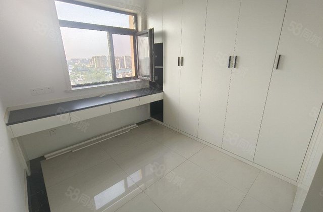 公园  孟达中央帝景  东边户  精装未住  免大税