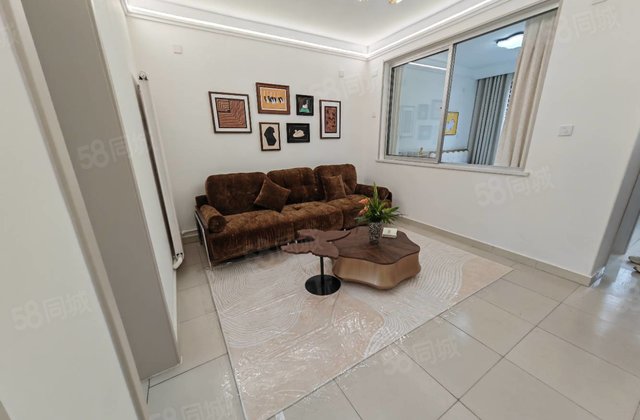 42.8万  颐馨园 实验精装三室免大税带储藏室