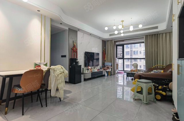 金科大都会檀宫4室2厅122㎡69万二手房图片