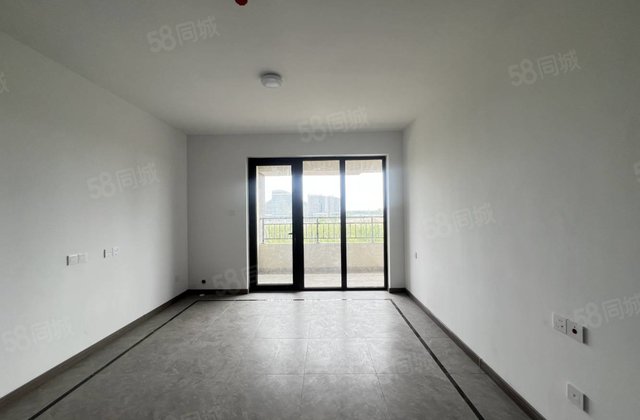 湖语上院 南北通透 电梯房 次新房 双卫生间 带车位