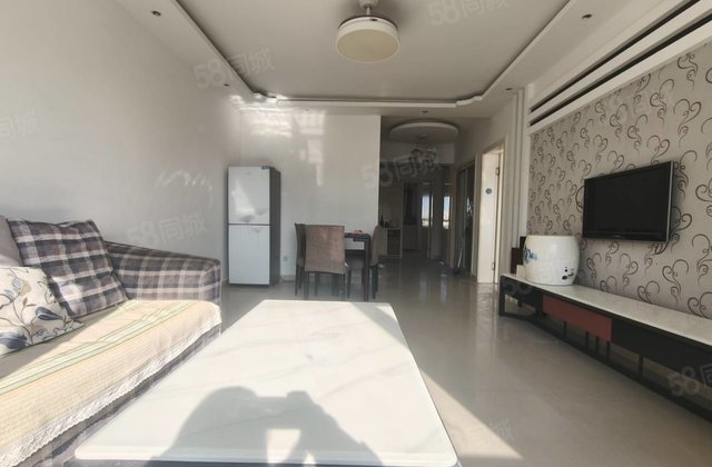 近医院 出行方便 南北通透 带电梯 精装可拎包入住 小三居