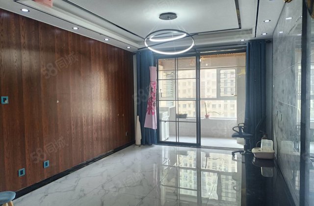 上新！阿尔卡迪亚六期！精装修婚房！带储藏室车位！中间楼层边户