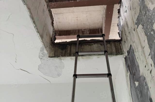 滨江城柏云府瑞云阁4室2厅137.15㎡140万二手房图片