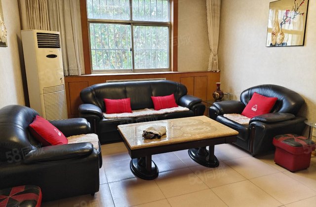 急售可谈,三中家属院,市政府,中层三室,户型很好