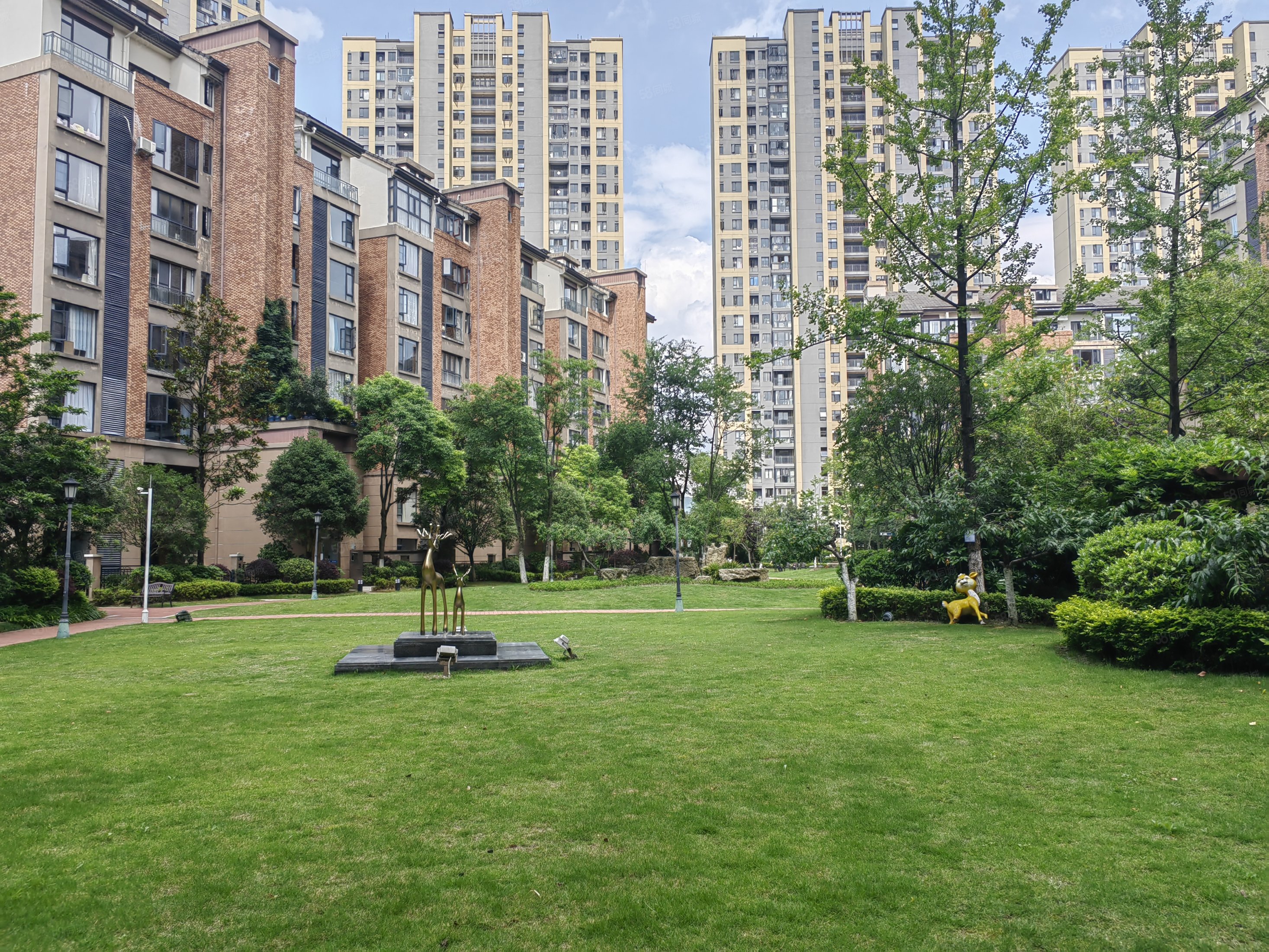 出售保利公园精装花园洋房九成新产权满二南北通透位置安静