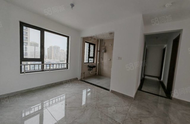 江山印，万达南邻，中间好楼层，三室两卫，南北通透，送车储