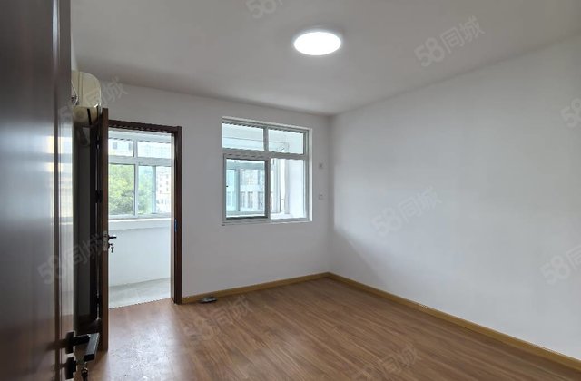 五交化家属院.东昌本部.4楼.三室两厅.新装修.未住.有钥匙