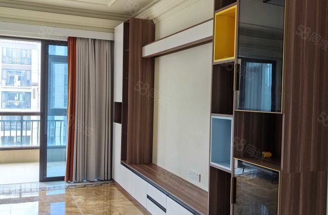 碧桂园西南上城天悦府5室2厅204.28㎡195万二手房图片