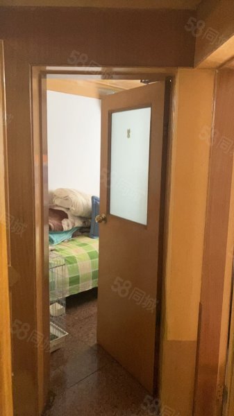 工信委宿舍3室2厅1卫86㎡南北66万