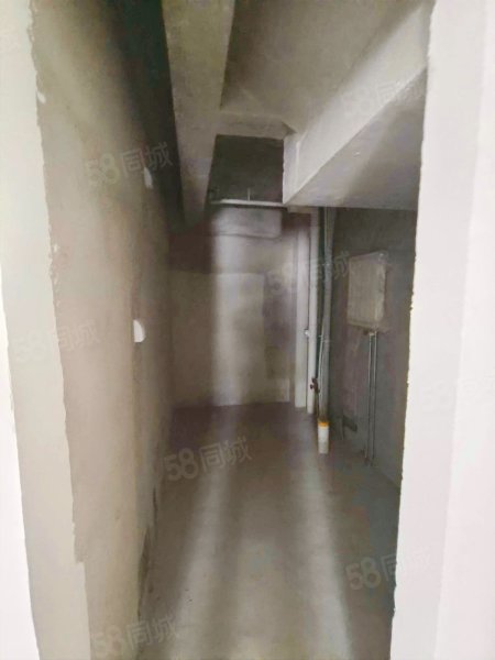 御湖庄园瞰湖花苑3室2厅3卫149㎡南159万