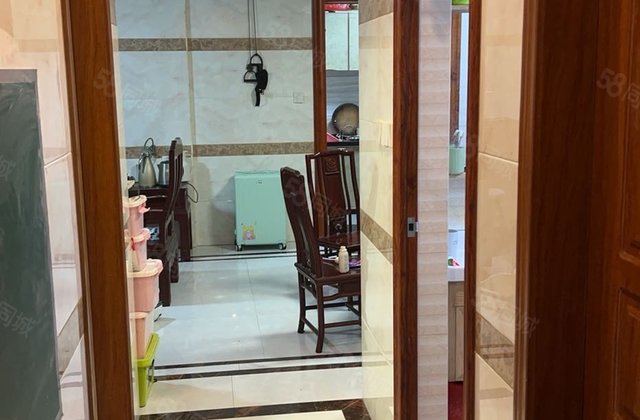 碧水湾二期(一二区)4室2厅102.68㎡62.8万二手房图片