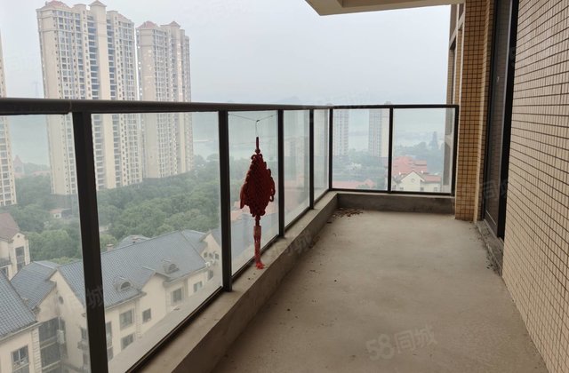 中铁龙盘湖世纪山水(公寓住宅)3室2厅126.33㎡55万二手房图片