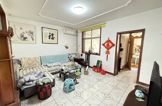 文轩中学 步梯三楼 龙山南区 正规三室 采光好免大税 随时看