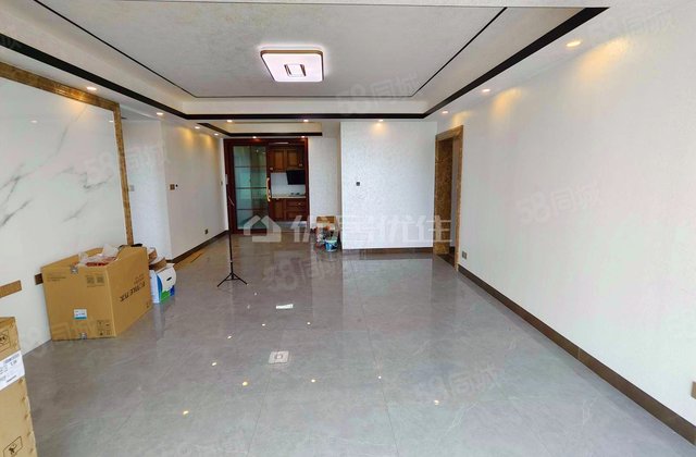 五象茗城5室2厅142.18㎡150万二手房图片