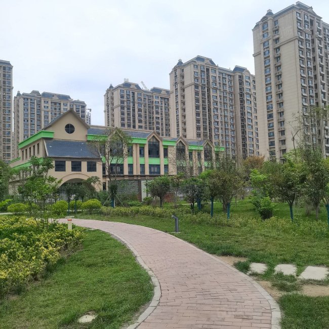 御龙湾(郓城公寓住宅)4室2厅2卫133㎡南北69万