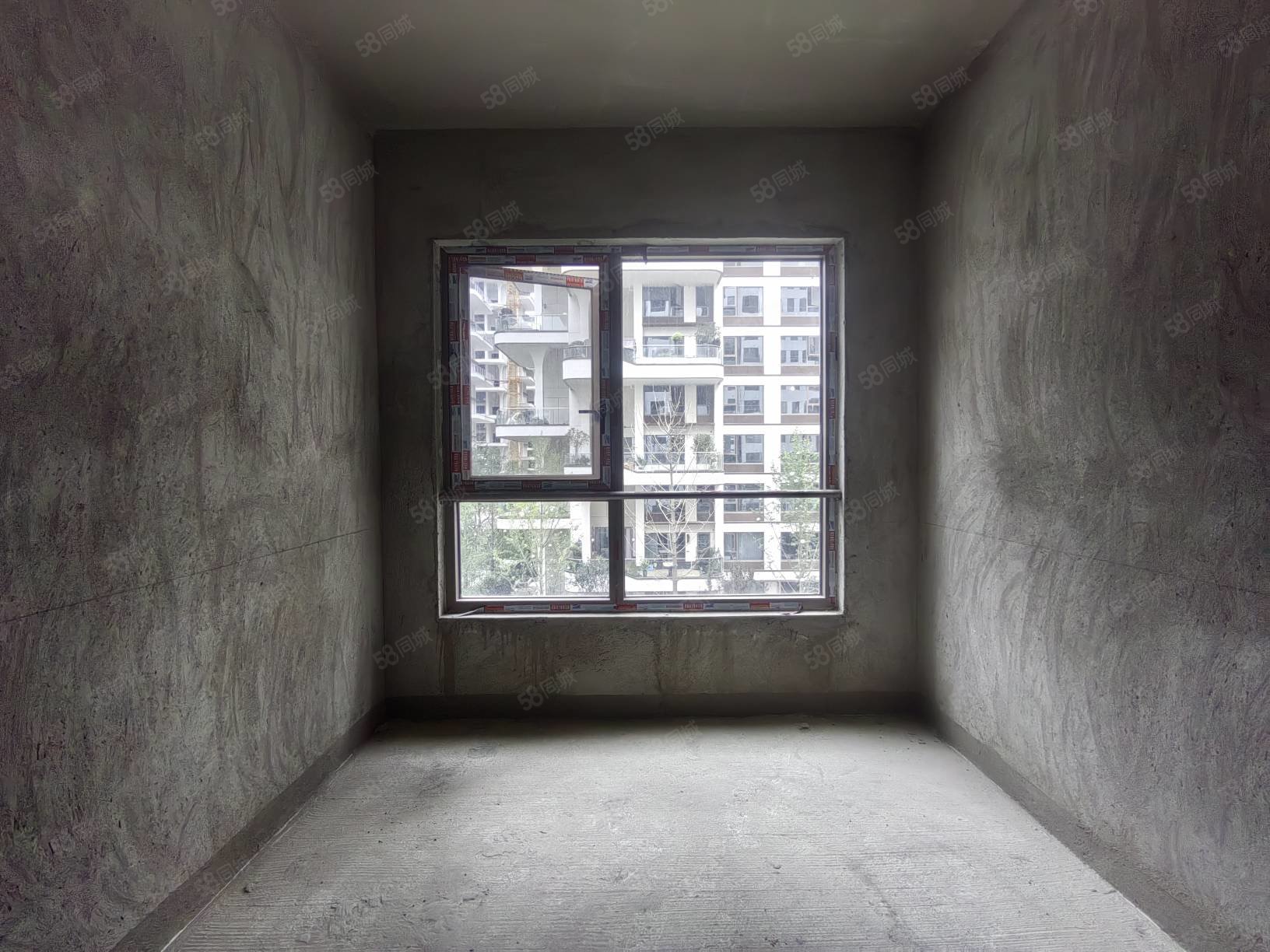 国瑞麓林府4室2厅3卫142㎡南北125万